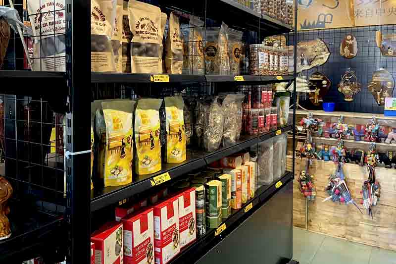 Vang Danh 3 cửa hàng đặc sản Tây Nguyên